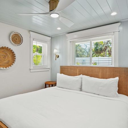 Tropical Breeze Resort Bee Ridge Exterior photo