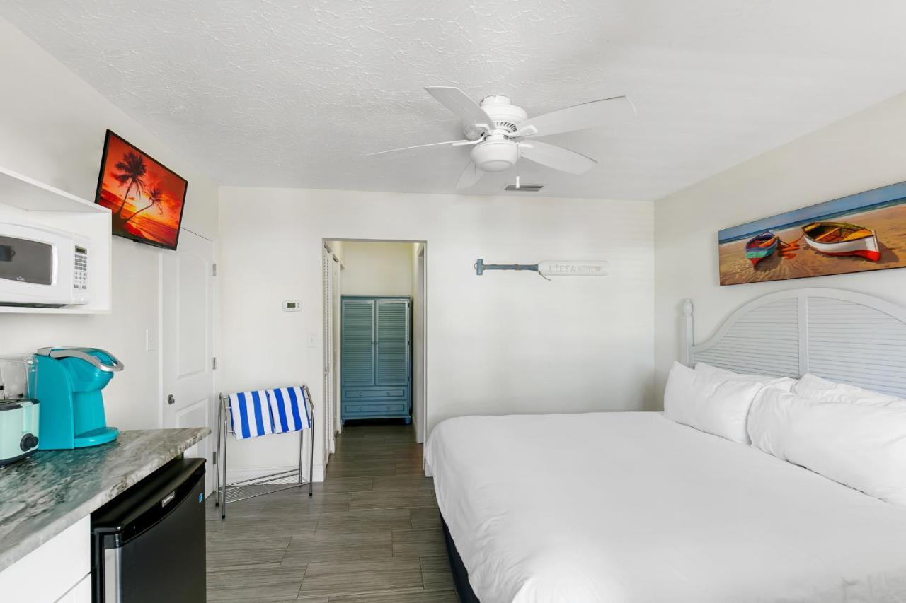 Tropical Breeze Resort Bee Ridge Exterior photo