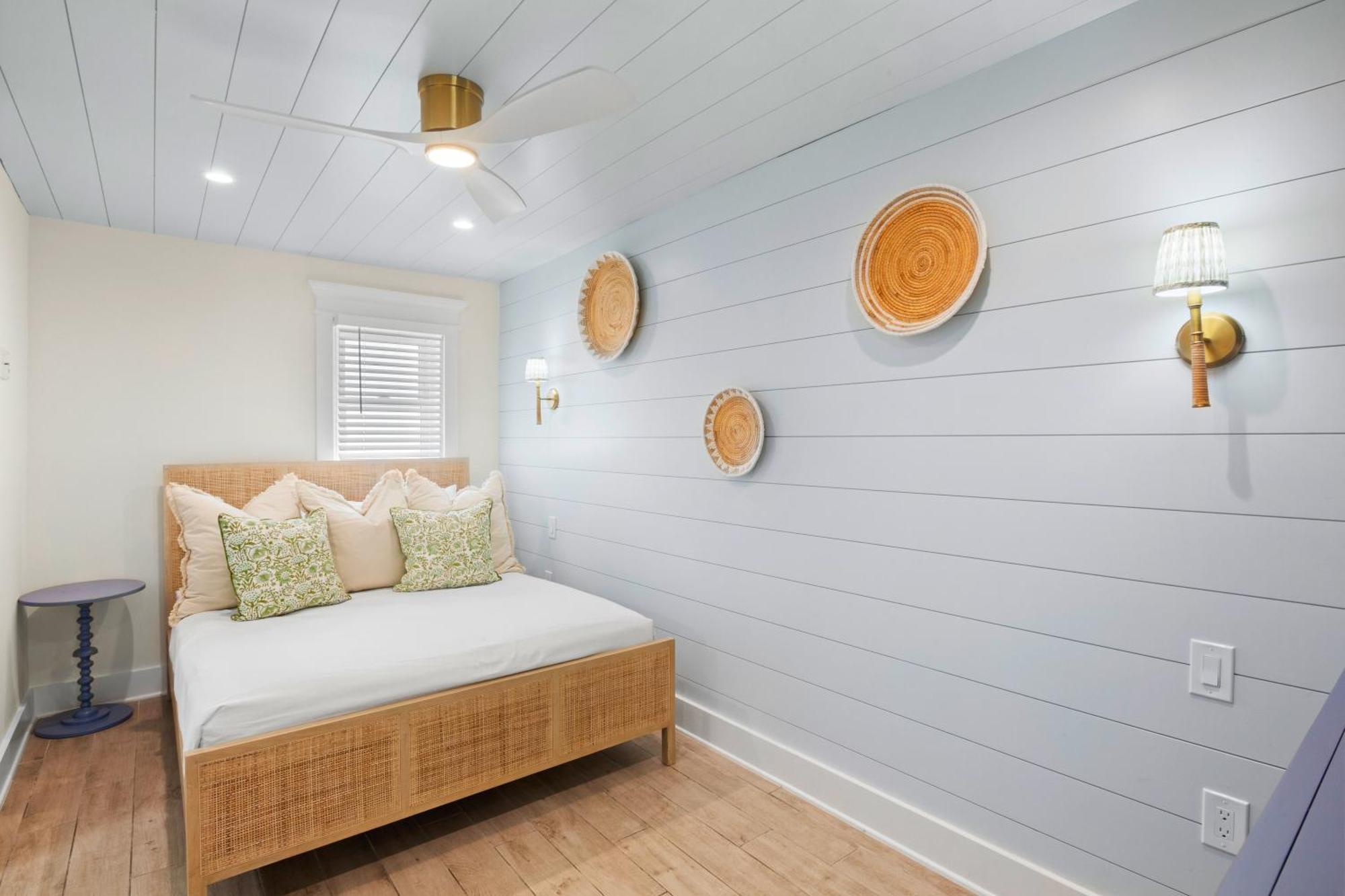Tropical Breeze Resort Bee Ridge Exterior photo